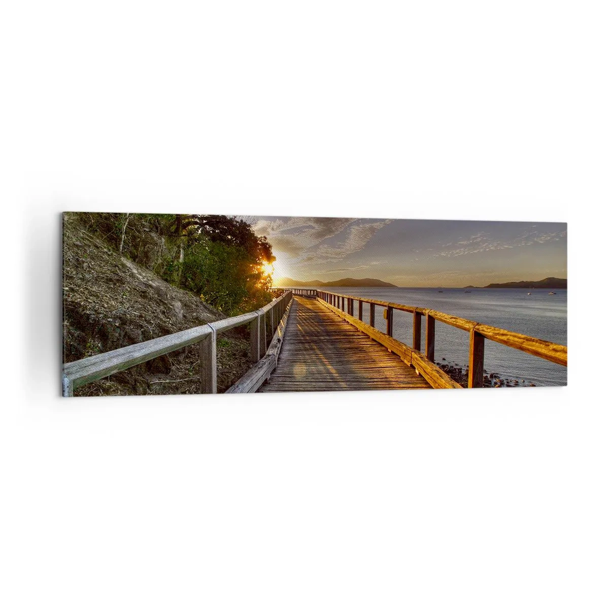 Bild auf Leinwand - Leinwandbild - Ein Holzsteg führt dem Sonnenuntergang über dem Wasser entgegen - 160x50cm - Gehen, weiter der Sonne entgegengehen - Moderne Wanddekoration für Wohnzimmer und Schlafzimmer ARTTOR