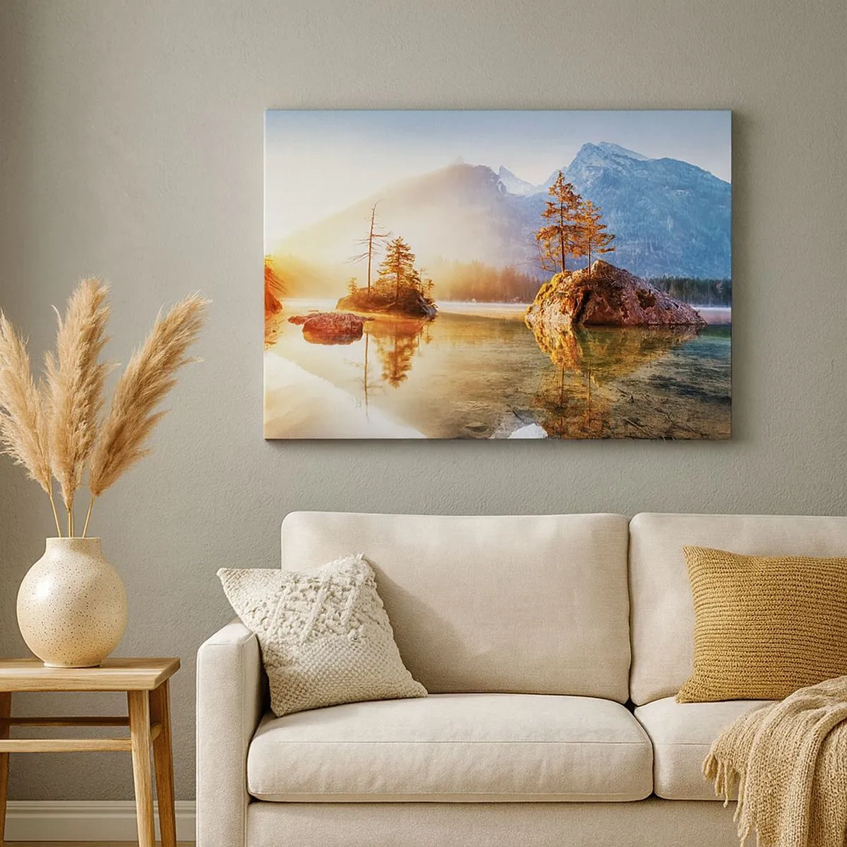 Bild auf Leinwand - Leinwandbild - Ein See mit Inseln und Bergen im Hintergrund bei Sonnenaufgang - 70x50cm - Natur in neuem Licht - Moderne Wanddekoration für Wohnzimmer und Schlafzimmer ARTTOR