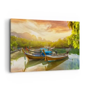 Bild auf Leinwand - Leinwandbild - Traditionelle Boote auf ruhigem Wasser bei Sonnenuntergang - 120x80cm - Vor einem anstrengenden Tag - Moderne Wanddekoration für Wohnzimmer und Schlafzimmer ARTTOR