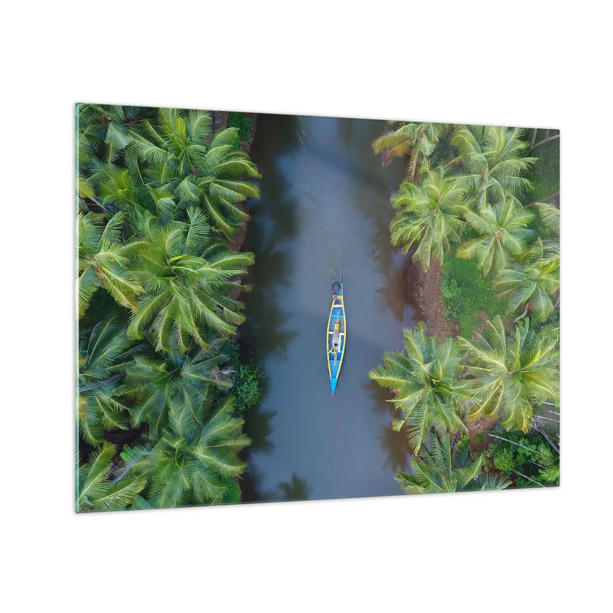 Glasbild - Bild auf glas - Eine Vogelperspektive auf ein Boot, das durch einen Kanal zwischen tropischen Palmen fährt - 70x50cm - Auf einem tropischen Pfad - Moderne Wanddekoration für Wohnzimmer und Schlafzimmer ARTTOR
