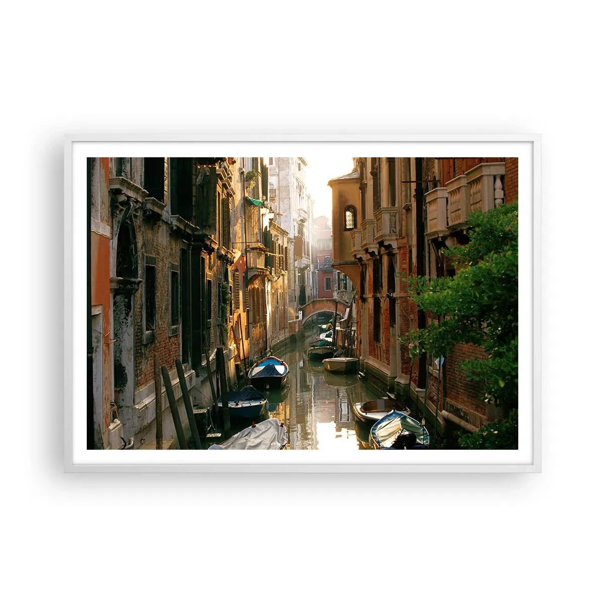 Poster in einem weißen Rahmen - In einer venezianischen Gasse - 100x70 cm