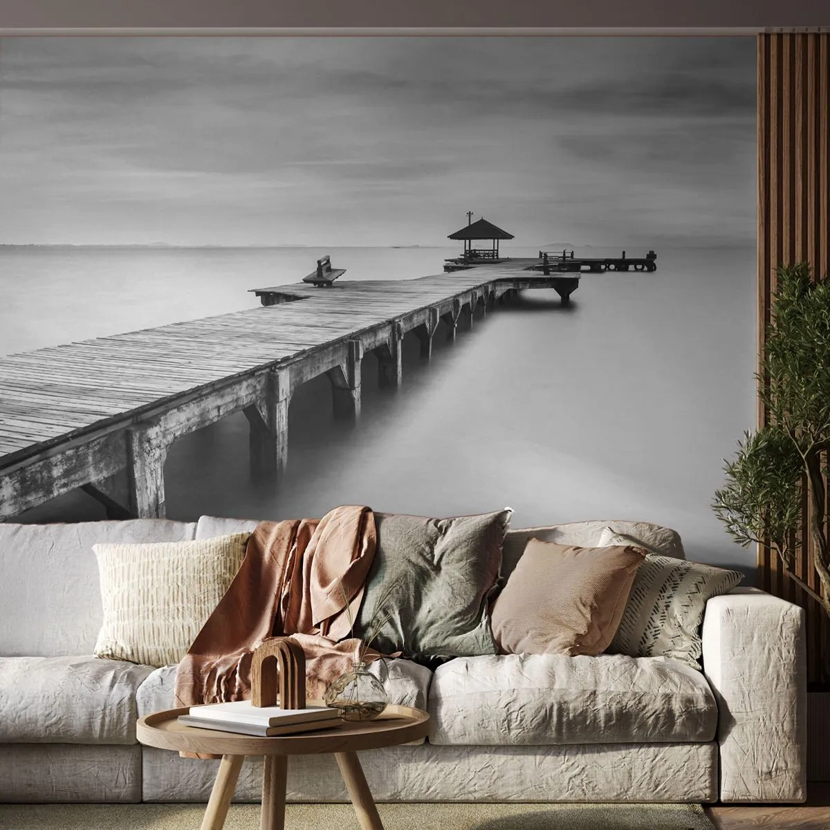 Fototapete Premium Canvas - In die Ferne - Landschaft, Meer, Holzbrücke - 300x210 cm