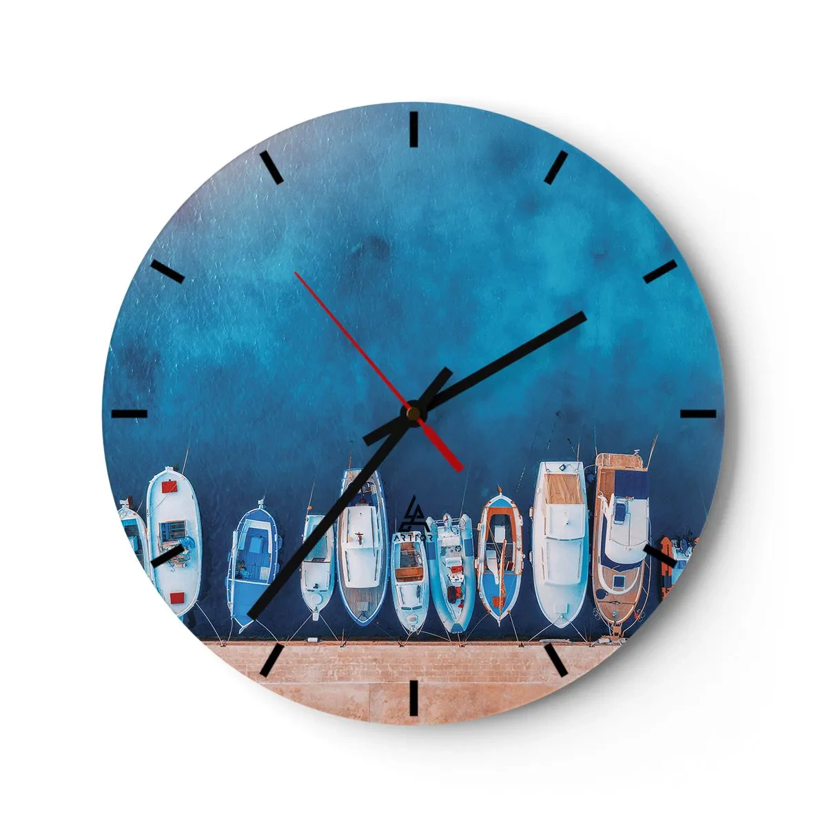 Wanduhr - Glasuhr - Eine Reihe von Booten, die am Kai im blauen Wasser vertäut sind - 30x30cm - In einer Reihe - Moderne Wanddekoration für Wohnzimmer, Küche und Schlafzimmer ARTTOR