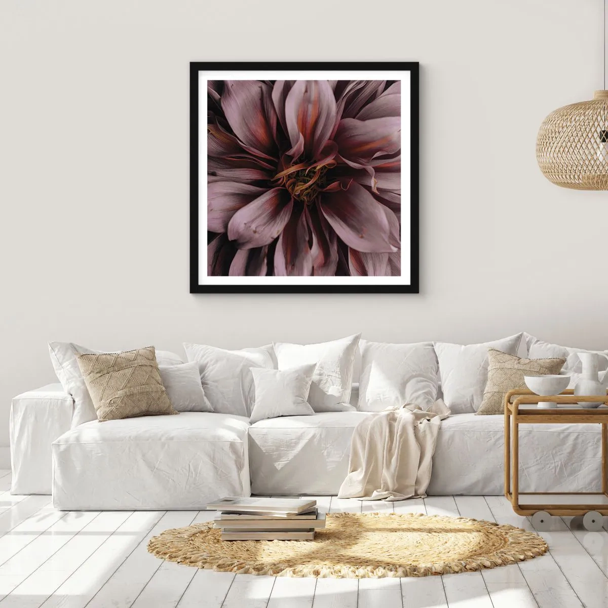 Poster in einem schwarzem Rahmen - Ein Blumenherz - 50x50 cm