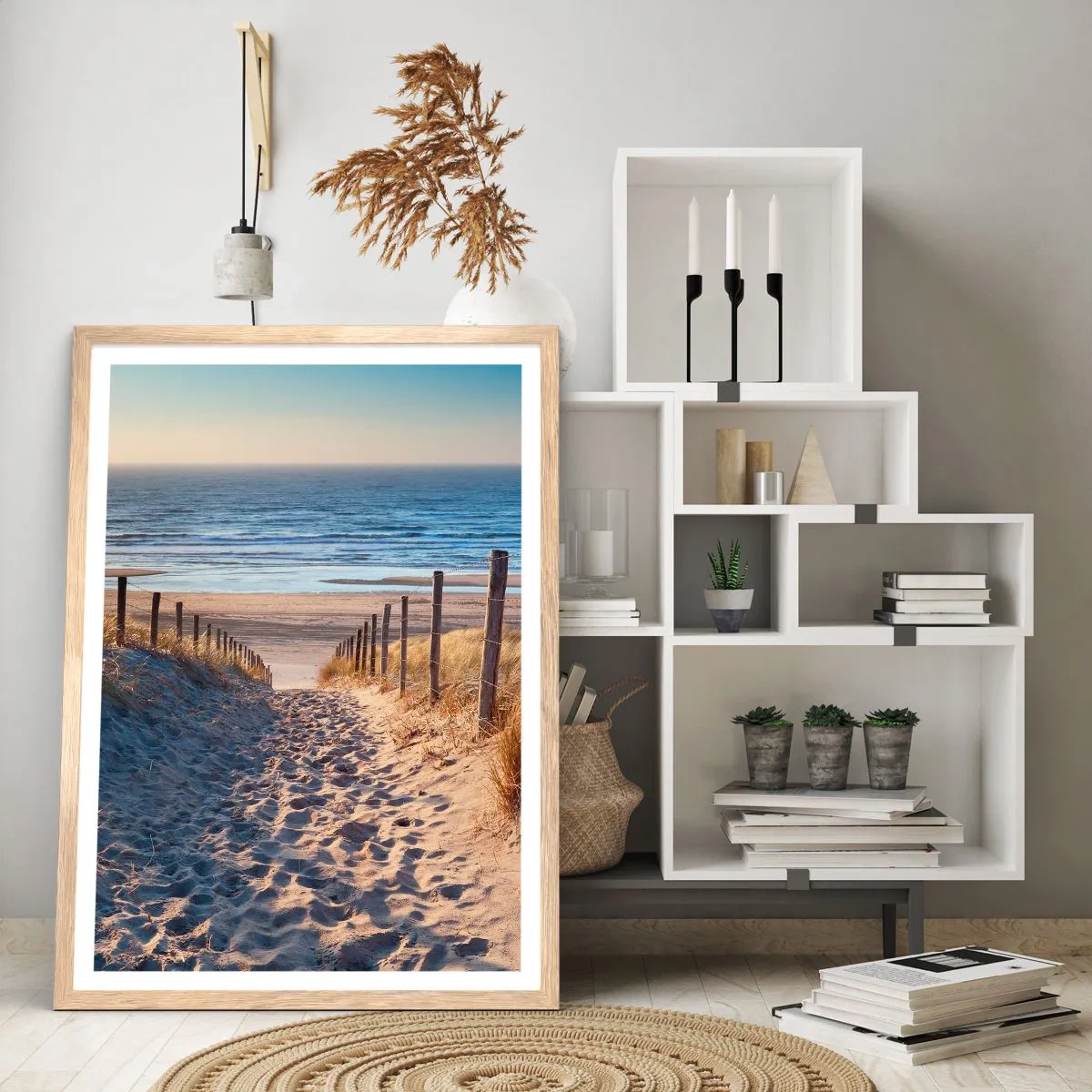 Poster in einem Rahmen aus heller Eiche - Das Rauschen des Meeres, der Gesang der Vögel, ein wilder Strand im Gras ... - 61x91 cm