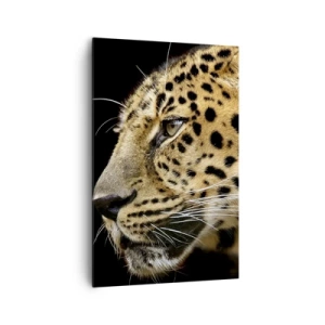 Bild auf Leinwand - Leinwandbild - Nahaufnahme des Kopfes eines Leoparden vor schwarzem Hintergrund - 80x120cm - Ruhig, fokussiert, bereit - Moderne Wanddekoration für Wohnzimmer und Schlafzimmer ARTTOR