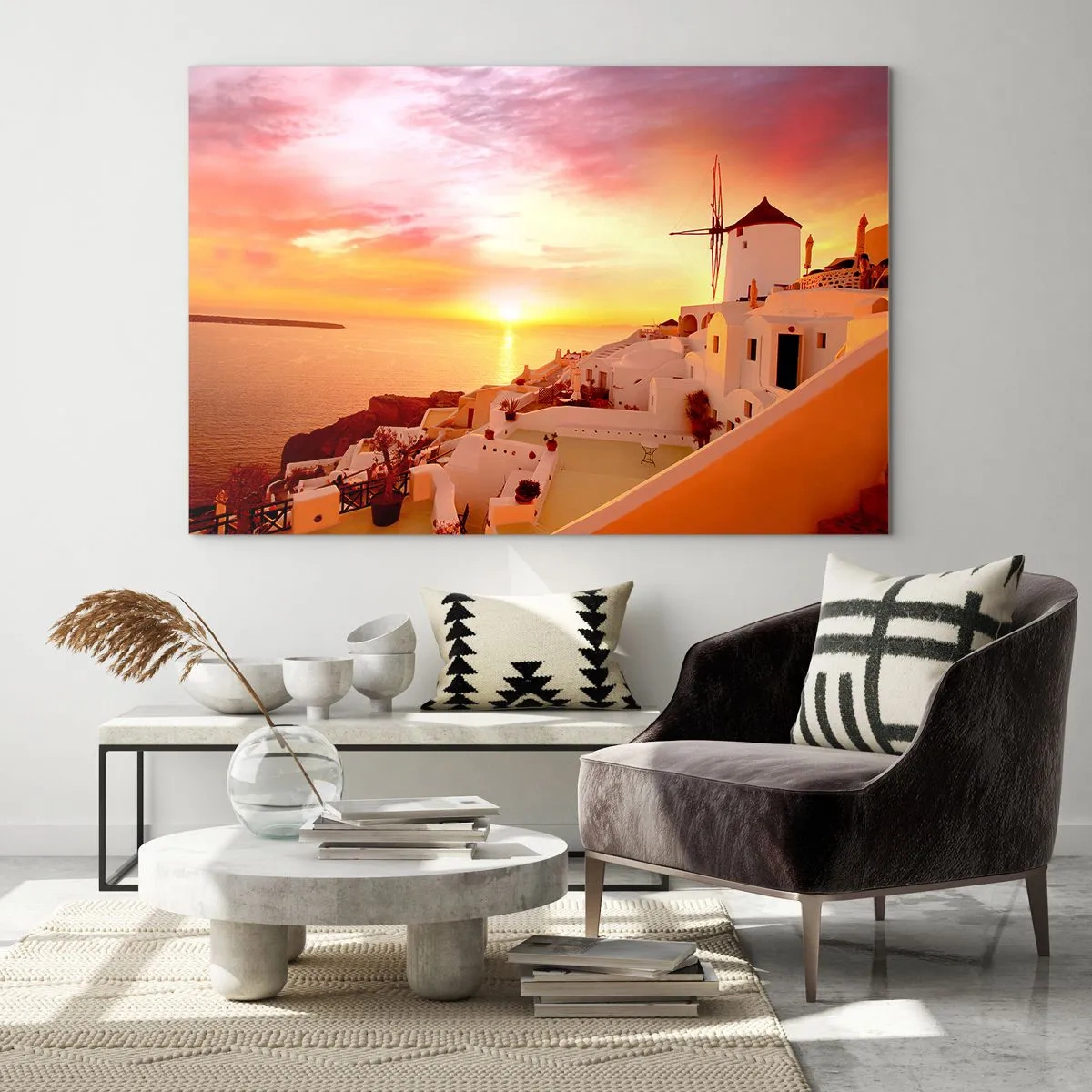 Glasbild - Bild auf glas - Sonnenuntergang über Santorini mit weißen Gebäuden und einer Windmühle - 120x80cm - In Weiß und Gold schmelzen - Moderne Wanddekoration für Wohnzimmer und Schlafzimmer ARTTOR