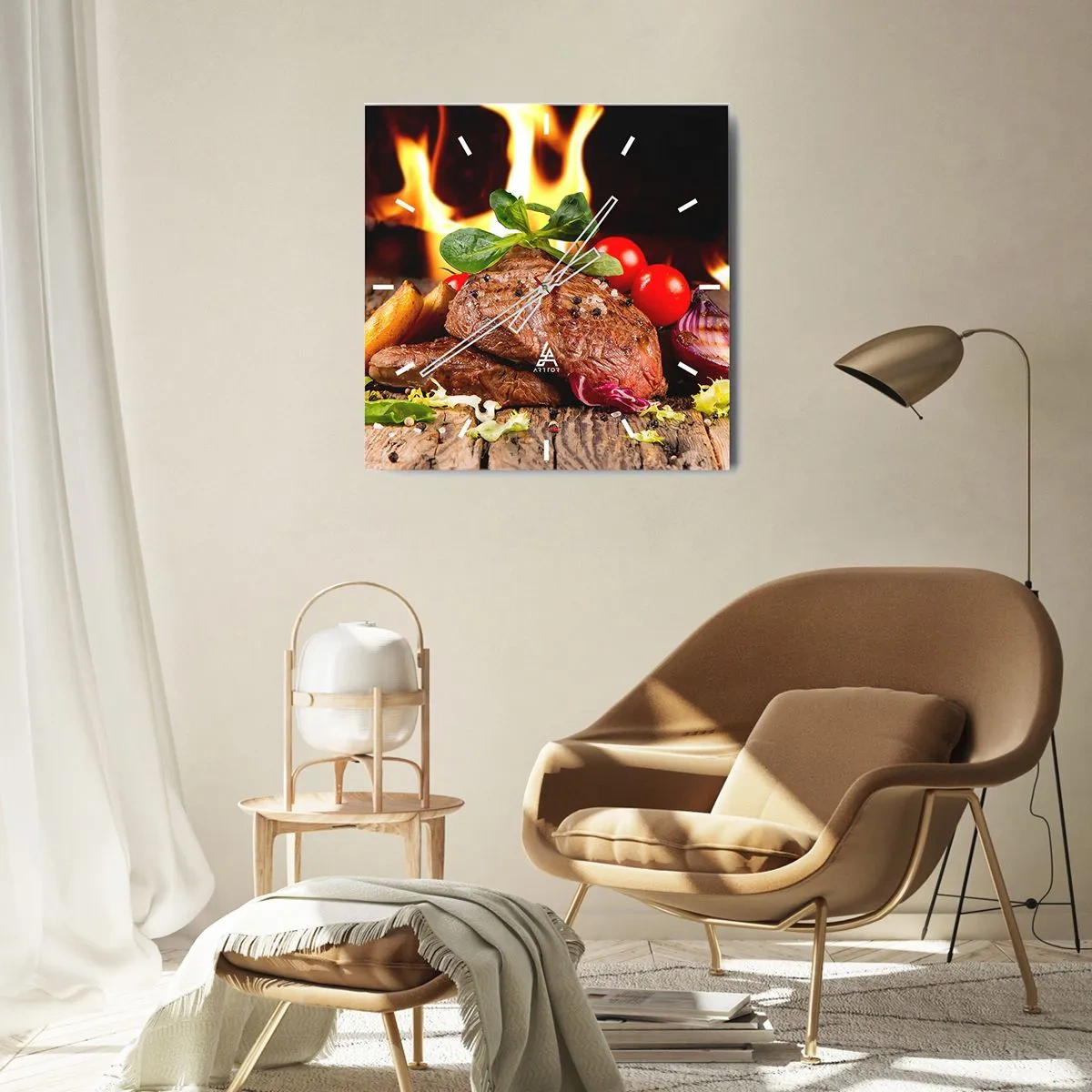 Wanduhr - Glasuhr - Gegrilltes Steak mit Beilagen vor dem Hintergrund der Flammen - 30x30cm - Von Hitze gezaubert - Moderne Wanddekoration für Wohnzimmer und Schlafzimmer ARTTOR
