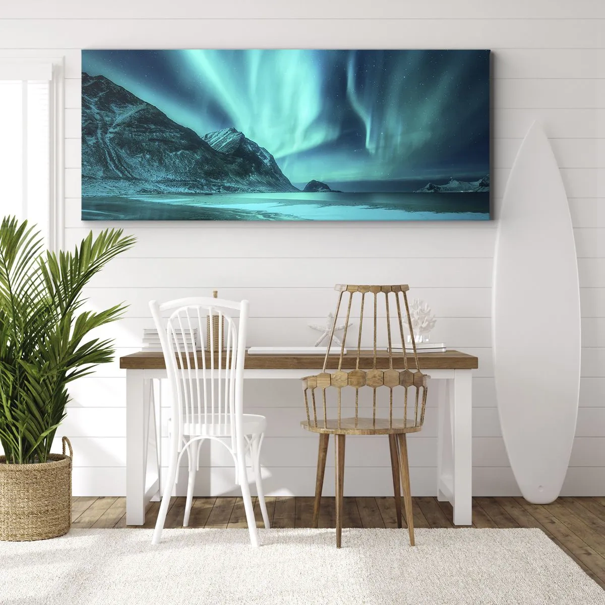 Bild auf Leinwand - Leinwandbild - Aurora Borealis über einer bergigen Winterlandschaft - 140x50cm - Wunder des Nordens - Moderne Wanddekoration für Wohnzimmer und Schlafzimmer ARTTOR