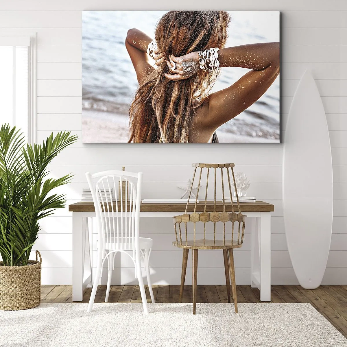 Bild auf Leinwand - Leinwandbild - Eine Frau am Strand mit wehendem Haar in der Sonne - 70x50cm - Eine Schwester von Wasser und Sonne - Moderne Wanddekoration für Wohnzimmer und Schlafzimmer ARTTOR