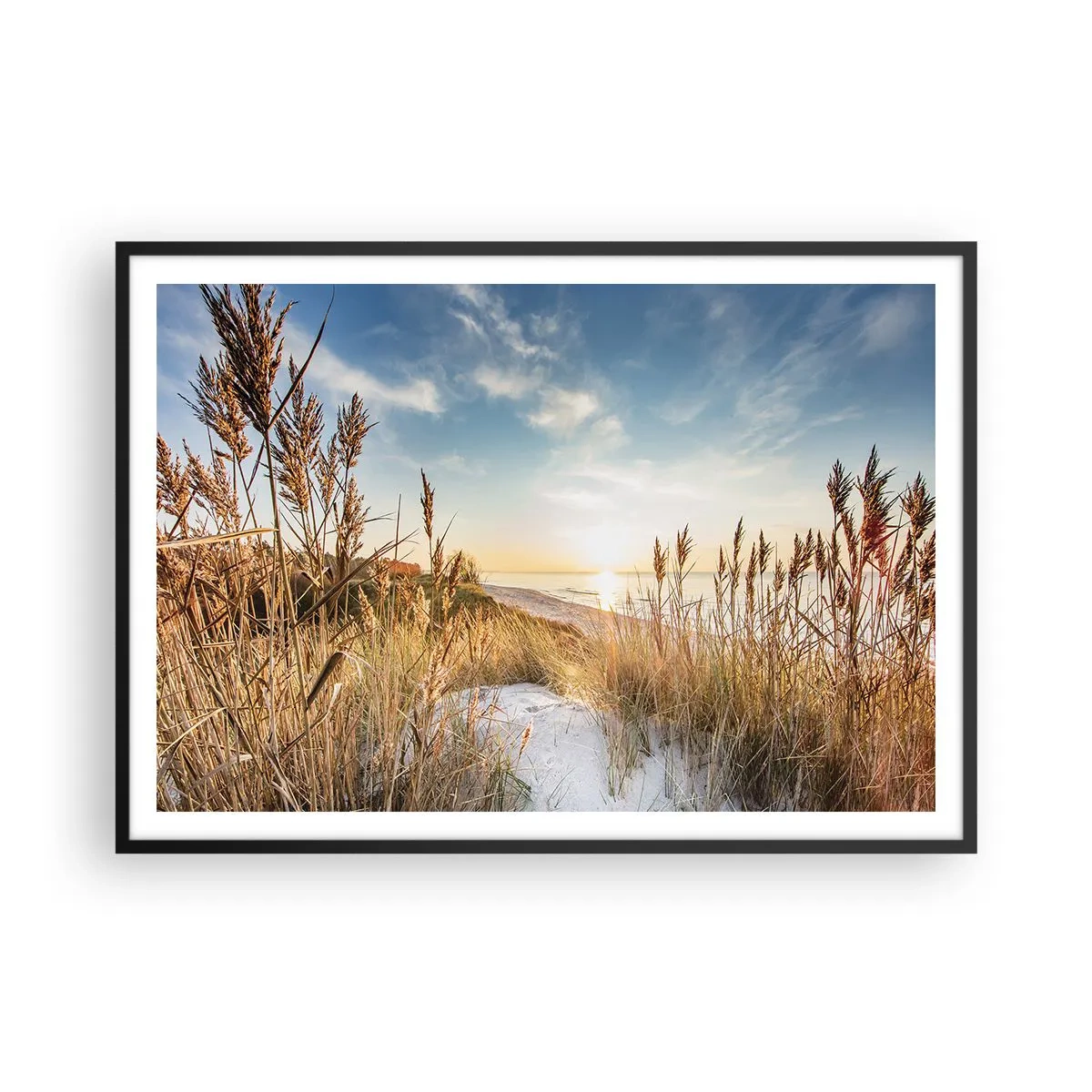 Poster in einem schwarzem Rahmen - Ein malerischer Strand mit Gras und untergehender Sonne - 100x70cm - Nordstrand - Moderne Wanddekoration für Wohnzimmer und Schlafzimmer ARTTOR
