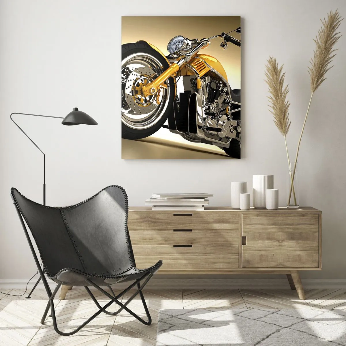 Glasbild - Bild auf glas - Ein gelbes Motorrad im Chopper-Stil vor einer beigen Wand - 70x100cm - Ein Traum von Kraft und Geschwindigkeit - Moderne Wanddekoration für Wohnzimmer und Schlafzimmer ARTTOR