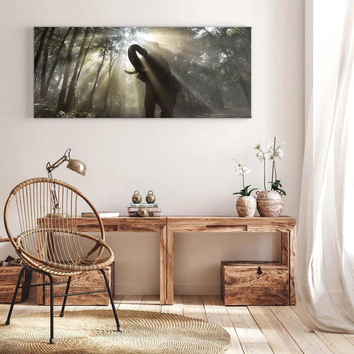 Bild auf Leinwand - Leinwandbild - Ein Elefant im Wald, umgeben von Lichtstrahlen im Morgennebel - 140x50cm - Unter dem Glücksstern - Moderne Wanddekoration für Wohnzimmer und Schlafzimmer ARTTOR