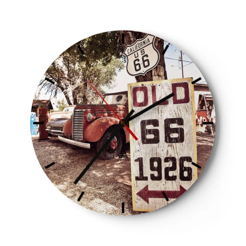 Wanduhr - Glasuhr - Ein Oldtimer vor einem Route 66-Schild und einer Holztafel. - 30x30cm - Die Legende der amerikanischen Provinz - Moderne Wanddekoration für Wohnzimmer, Küche und Schlafzimmer ARTTOR