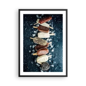 Poster in einem schwarzem Rahmen - Verschiedene Eis am Stiel, umgeben von Eis vor einem dunklen Himmel - 50x70cm - Geschmack des heißen Sommers - Moderne Wanddekoration für Wohnzimmer und Schlafzimmer ARTTOR