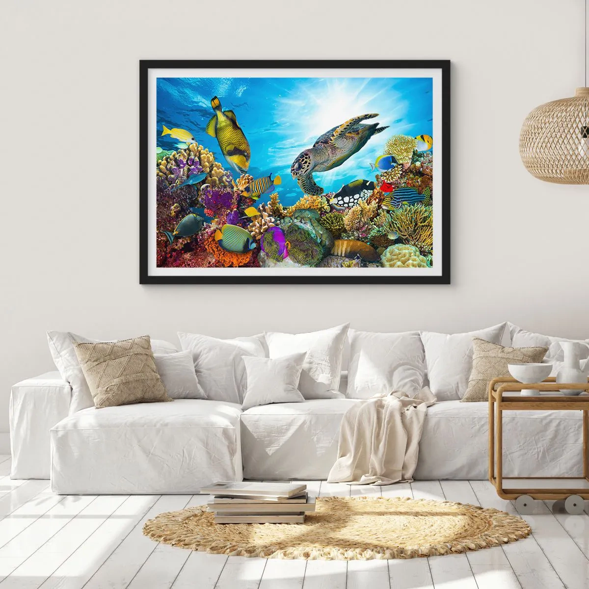Poster in einem schwarzem Rahmen - Unterwasserwelt mit bunten Fischen und einer Schildkröte in den Korallen - 70x50cm - Korallenpromenade - Moderne Wanddekoration für Wohnzimmer und Schlafzimmer ARTTOR