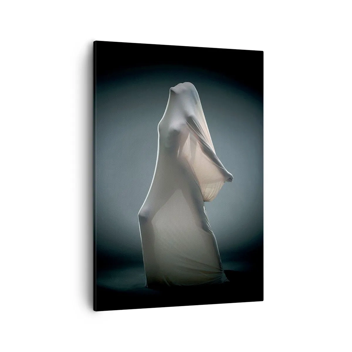 Bild auf Leinwand - Leinwandbild - Eine Figur aus weißem Stoff auf dunklem Hintergrund - 50x70cm - Versteckte Wünsche - Moderne Wanddekoration für Wohnzimmer und Schlafzimmer ARTTOR