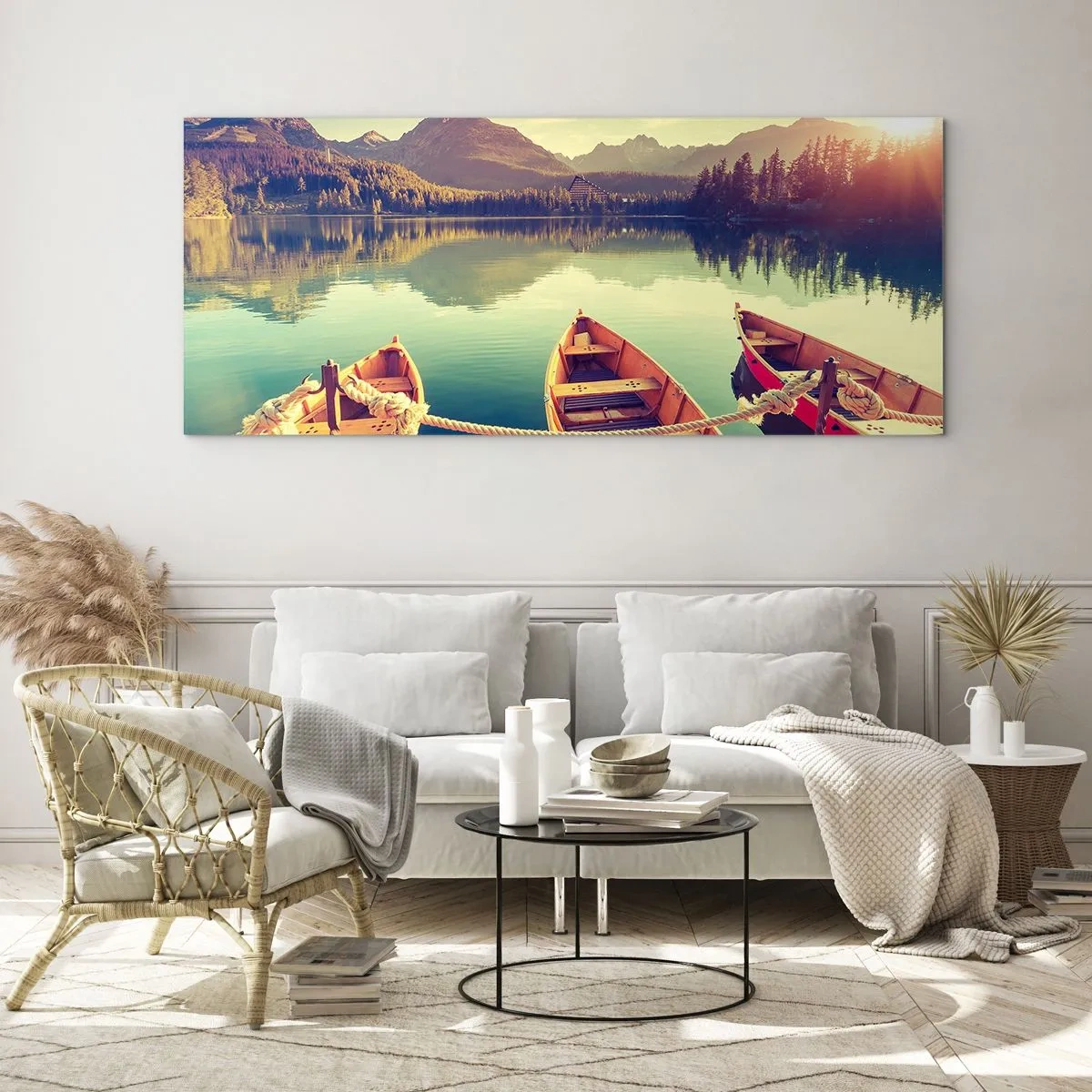 Glasbild - Bild auf glas - Boote auf einem ruhigen See, umgeben von Bergen bei Sonnenuntergang - 120x50cm - Lebe nach ihren Gesetzen - Moderne Wanddekoration für Wohnzimmer und Schlafzimmer ARTTOR