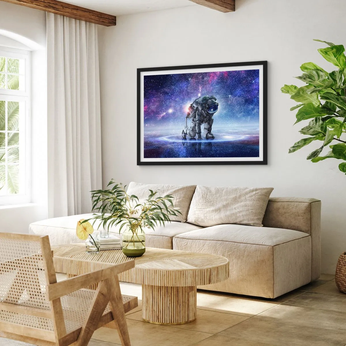 Poster in einem schwarzem Rahmen - Astronaut in einer galaktischen Landschaft - 70x50cm - Der Sternenhimmel über mir - Moderne Wanddekoration für Wohnzimmer und Schlafzimmer ARTTOR
