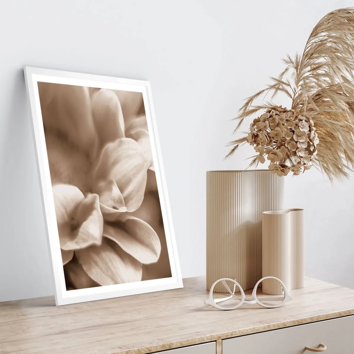 Poster in einem weißen Rahmen - So sanft wie ein Lächeln - 50x70 cm