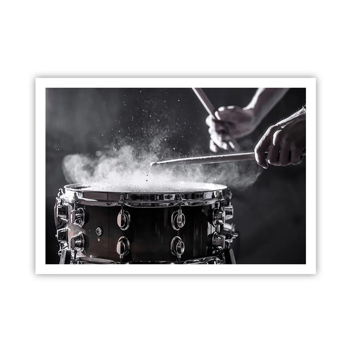 Poster - Schlagen der Snare Drum mit Sticks mit Staubeffekt - 100x70cm - Der Puls der Musik - Moderne Wanddekoration für Wohnzimmer und Schlafzimmer ARTTOR