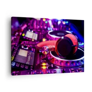 Bild auf Leinwand - Leinwandbild - DJ-Kopfhörer auf einer Konsole mit Neonbeleuchtung - 70x50cm - Bevor der Spaß beginnt - Moderne Wanddekoration für Wohnzimmer und Schlafzimmer ARTTOR