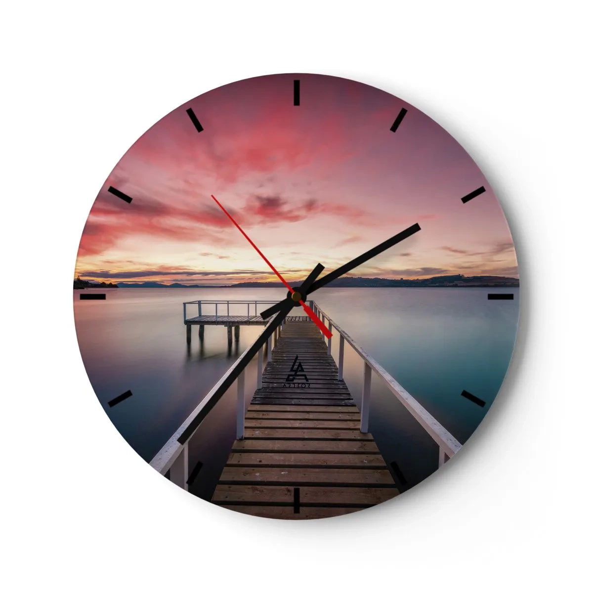 Wanduhr - Glasuhr - Ein Pier über einem ruhigen See bei Sonnenuntergang - 30x30cm - Die sanfte Flamme des Abends - Moderne Wanddekoration für Wohnzimmer, Küche und Schlafzimmer ARTTOR
