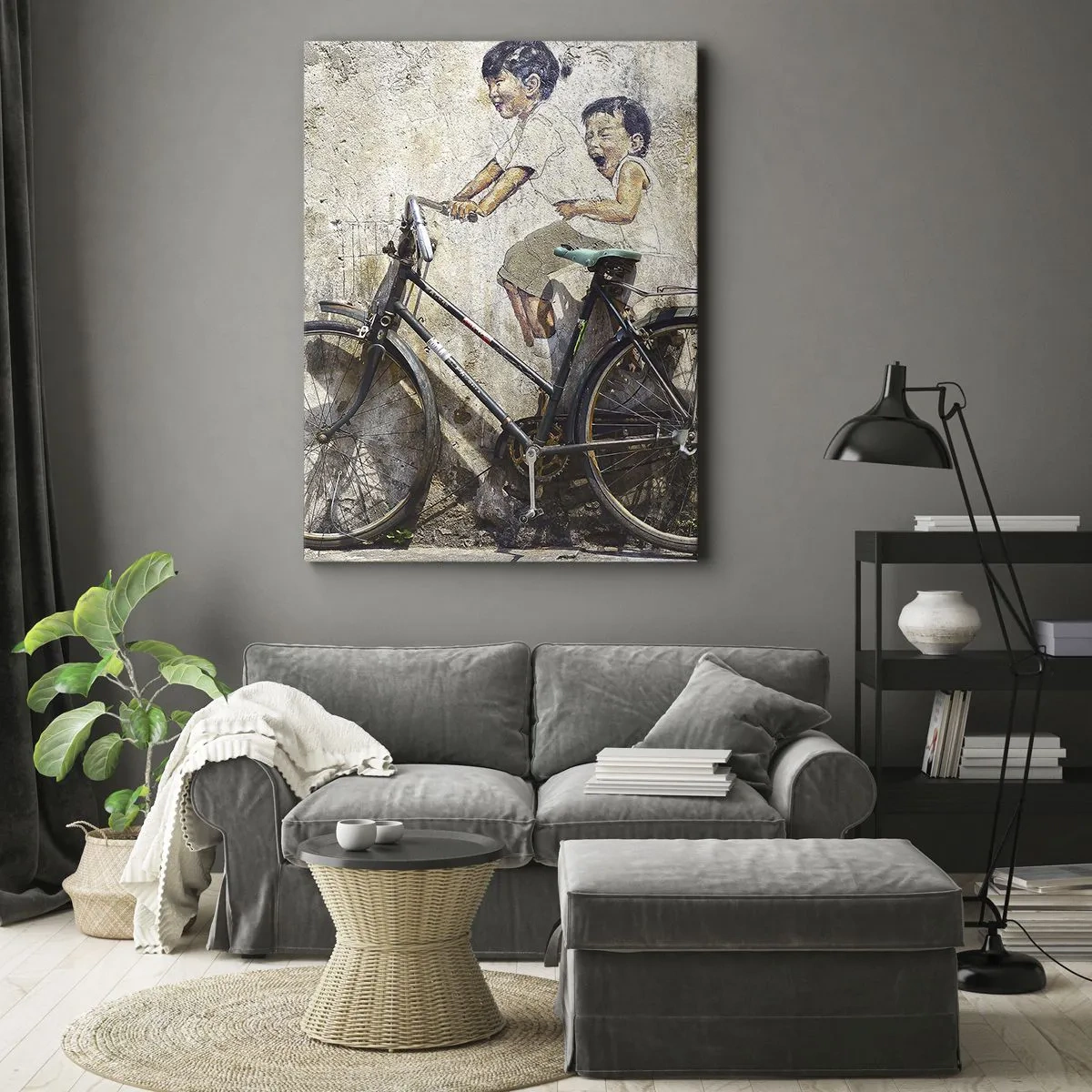 Bild auf Leinwand - Leinwandbild - Streetart mit Fahrrad und Kinderzeichnungen an der Wand - 80x120cm - Richtig oder falsch? - Moderne Wanddekoration für Wohnzimmer und Schlafzimmer ARTTOR