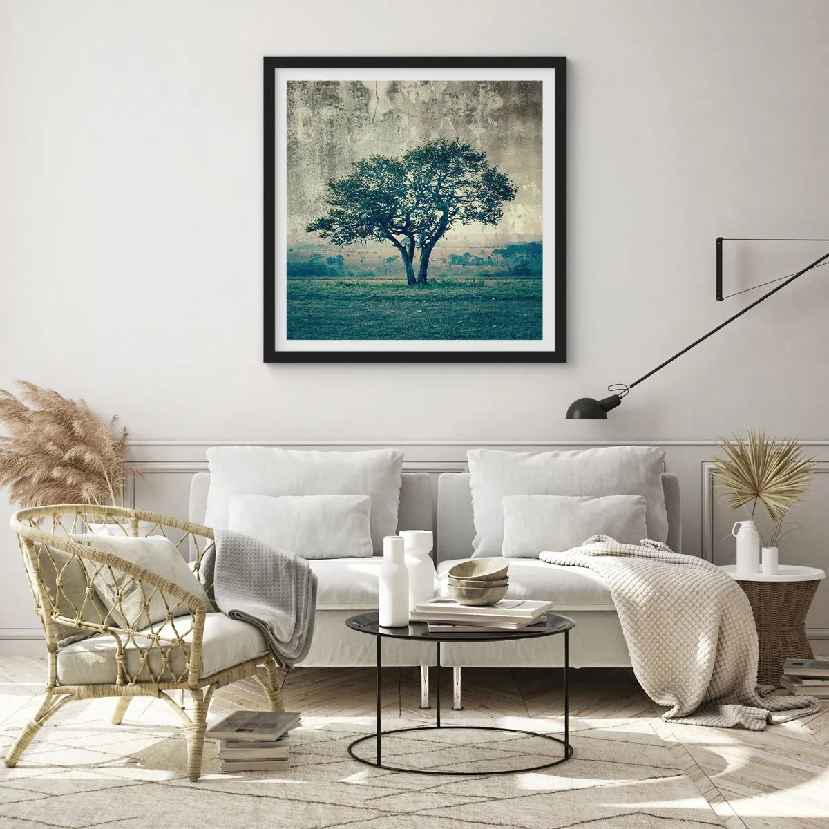 Poster in einem schwarzem Rahmen - Ein Apfelbaum auf blauem Feld? - 60x60 cm