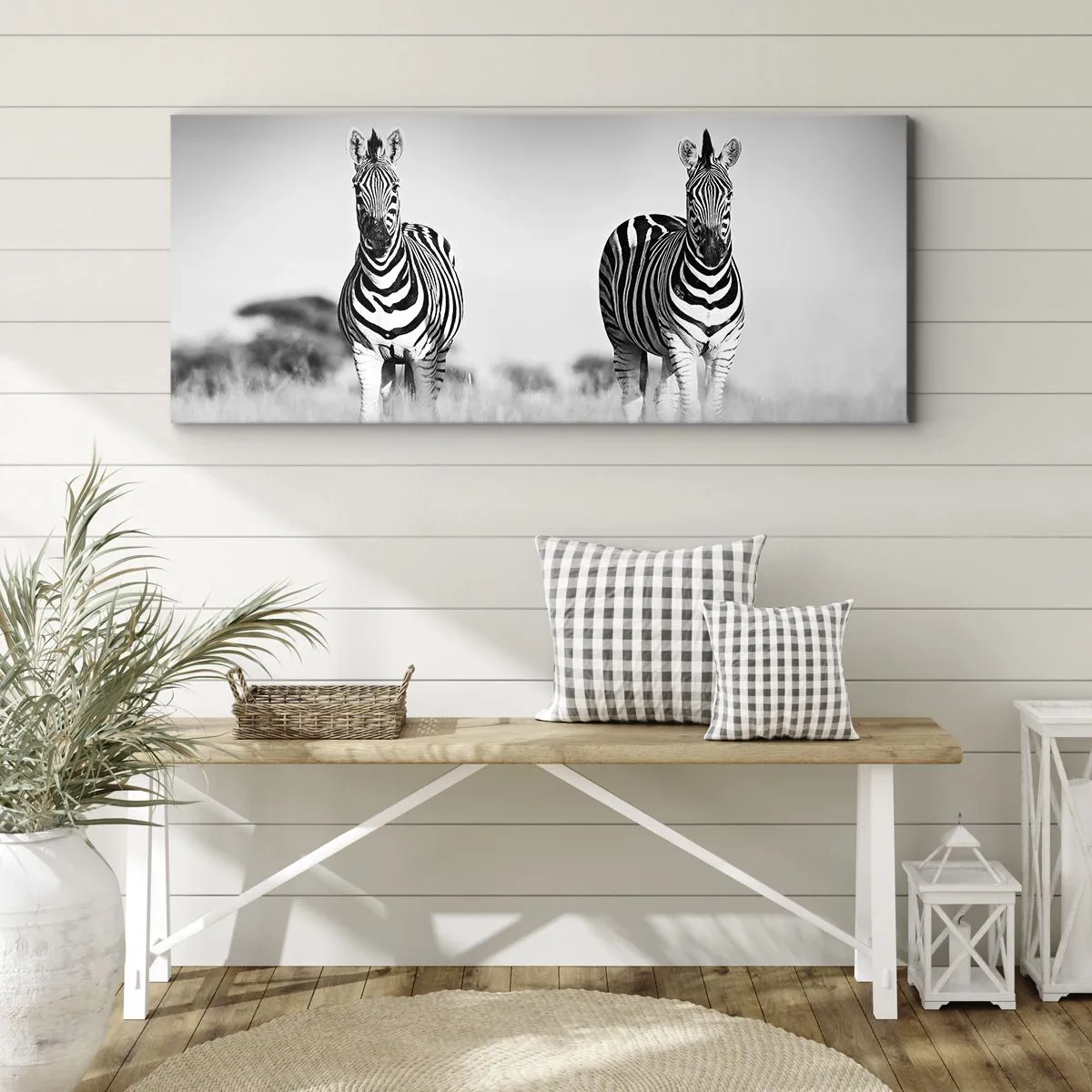 Bild auf Leinwand - Leinwandbild - Zwei Zebras in der Savanne im monochromen Stil - 140x50cm - Die Welt ist doch schwarz-weiß - Moderne Wanddekoration für Wohnzimmer und Schlafzimmer ARTTOR