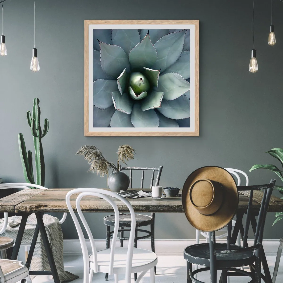 Poster in einem Rahmen aus heller Eiche - Es lockt an und warnt - 50x50 cm