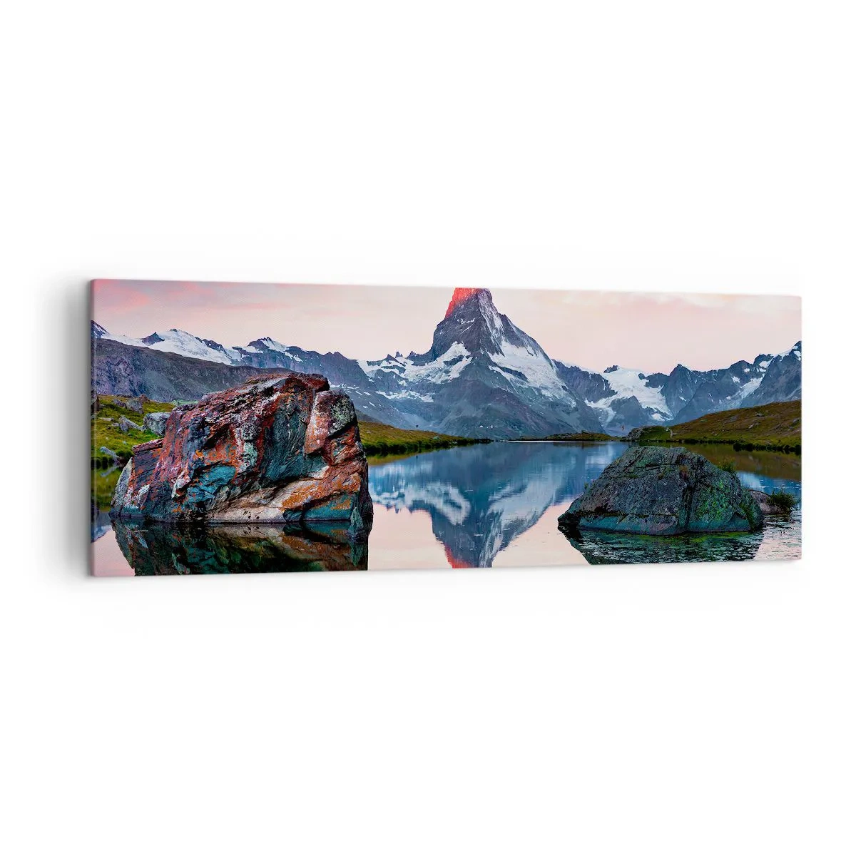 Bild auf Leinwand - Leinwandbild - Ein Berggipfel spiegelt sich bei Sonnenuntergang in einem See - 140x50cm - Das Herz der Berge ist heiß - Moderne Wanddekoration für Wohnzimmer und Schlafzimmer ARTTOR