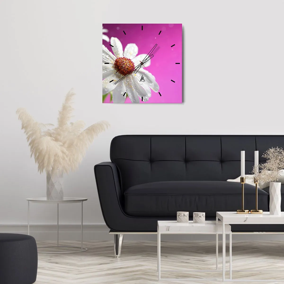 Wanduhr - Glasuhr - Ein weißes Gänseblümchen mit Wassertropfen auf einem rosa Hintergrund - 30x30cm - Bescheiden in seiner Schönheit - Moderne Wanddekoration für Wohnzimmer und Schlafzimmer ARTTOR