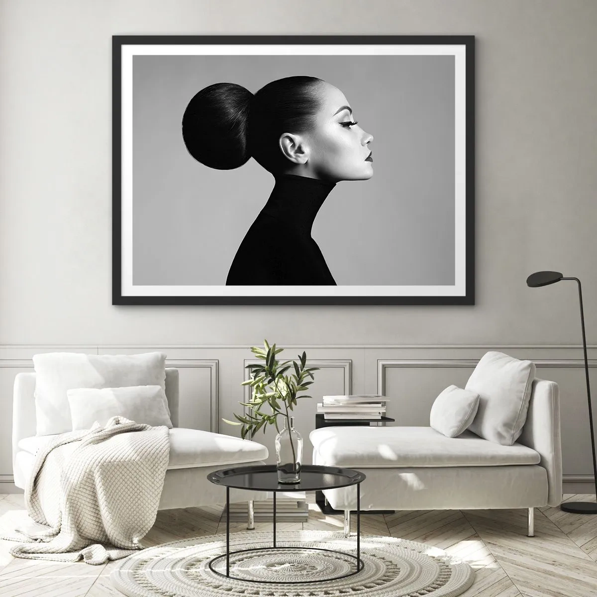 Poster in einem schwarzem Rahmen - Profil einer Frau in Schwarz-Weiß mit einem eleganten Dutt - 70x50cm - Moderne Nofretete - Moderne Wanddekoration für Wohnzimmer und Schlafzimmer ARTTOR