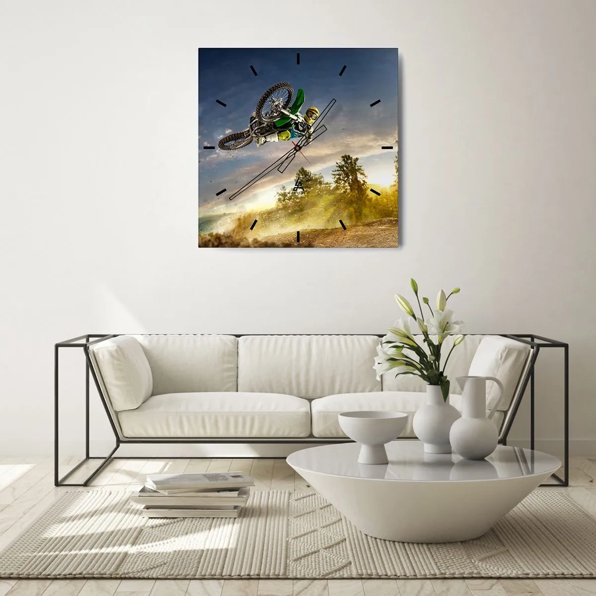 Wanduhr - Glasuhr - Motorradfahrer im dynamischen Sprung - 30x30cm - Schalten Sie Emotionen ein! - Moderne Wanddekoration für Wohnzimmer und Schlafzimmer ARTTOR