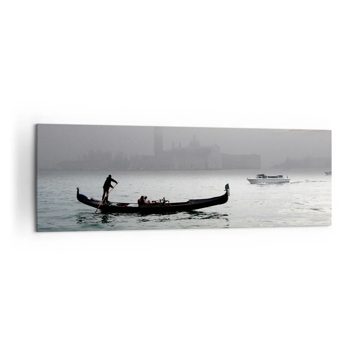 Bild auf Leinwand - Leinwandbild - An einem nebligen Morgen gleitet eine Gondel über die Gewässer Venedigs und bietet einen Blick auf die Stadt. - 160x50cm - Eine fabelhafte Stadt aus Wasser und Nebel - Moderne Wanddekoration für Wohnzimmer und Schlafzimm