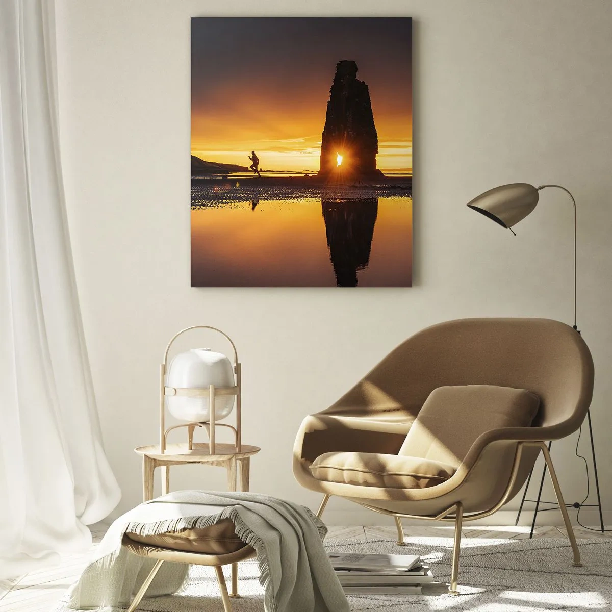 Glasbild - Bild auf glas - Person läuft bei Sonnenuntergang am Strand mit Felsformation - 80x120cm - Nur du und die Natur - Moderne Wanddekoration für Wohnzimmer und Schlafzimmer ARTTOR