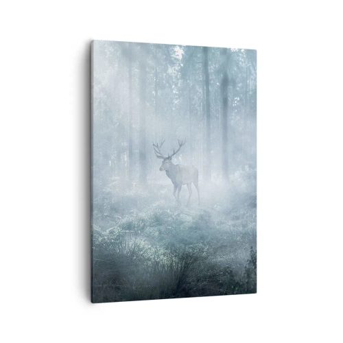 Bild auf Leinwand - Leinwandbild - Ein Hirsch in einem dichten Wald, eingehüllt in Morgennebel - 50x70cm - Morgenvisite auf dem Grundstück - Moderne Wanddekoration für Wohnzimmer und Schlafzimmer ARTTOR