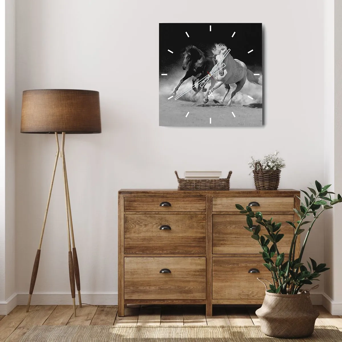 Wanduhr - Glasuhr - Laufende Pferde in Schwarz und Weiß - 30x30cm - Galopp der Freiheit - Moderne Wanddekoration für Wohnzimmer und Schlafzimmer ARTTOR