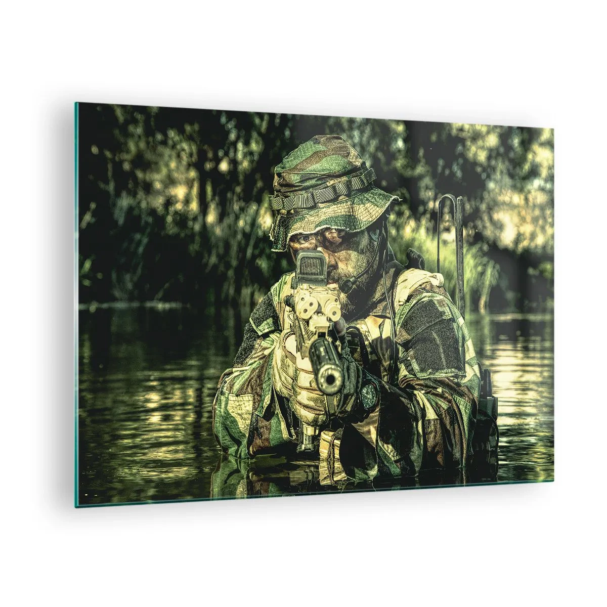 Glasbild - Bild auf glas - Ein Soldat in voller Tarnung zielt durch ein Visier in einer wässrigen Umgebung. - 70x50cm - Das Beste vom Besten - Moderne Wanddekoration für Wohnzimmer und Schlafzimmer ARTTOR