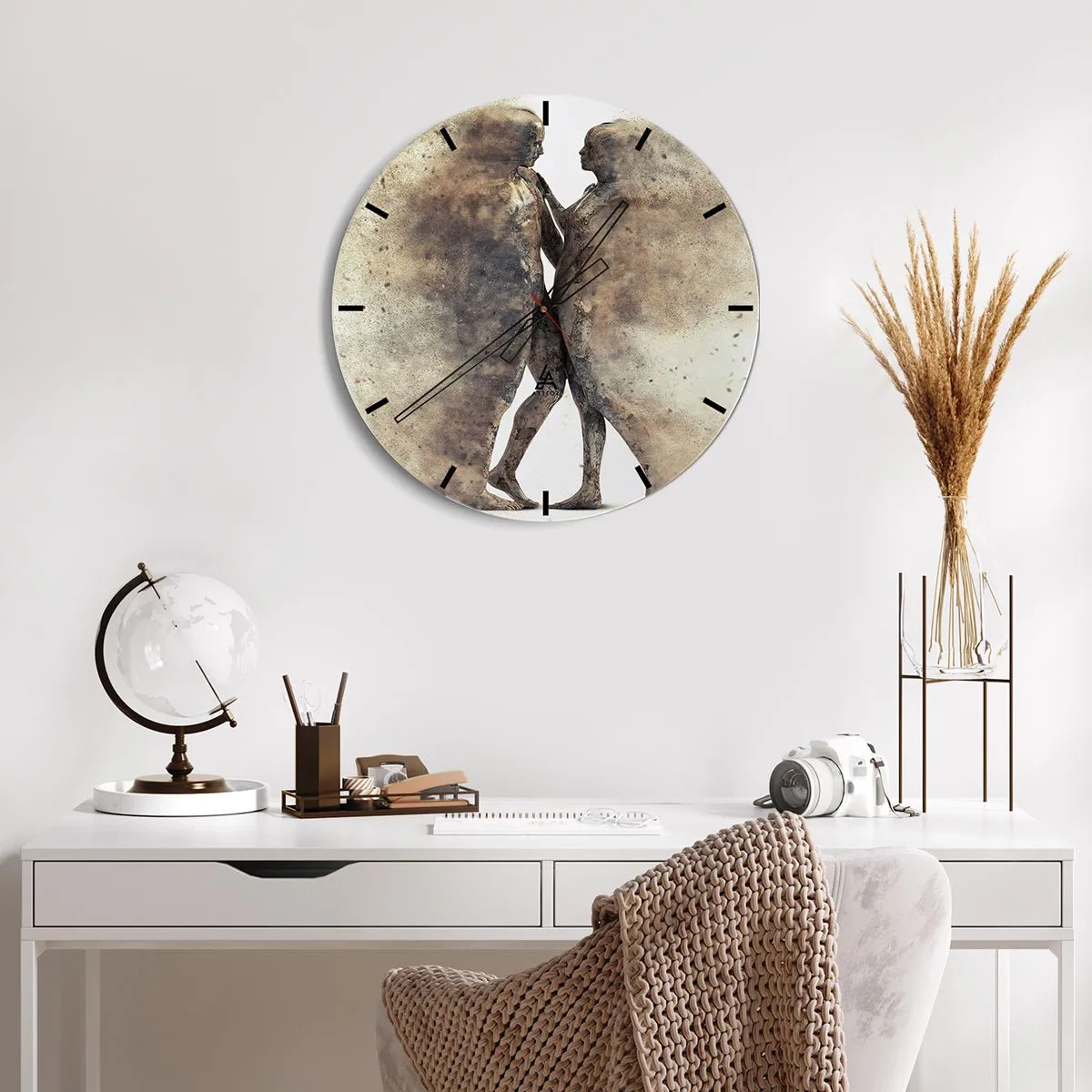 Wanduhr - Glasuhr - Zwei Silhouetten im abstrakten Stil auf hellem Hintergrund - 30x30cm - Sie erhoben sich aus dem Staub, um zu lieben - Moderne Wanddekoration für Wohnzimmer, Küche und Schlafzimmer ARTTOR