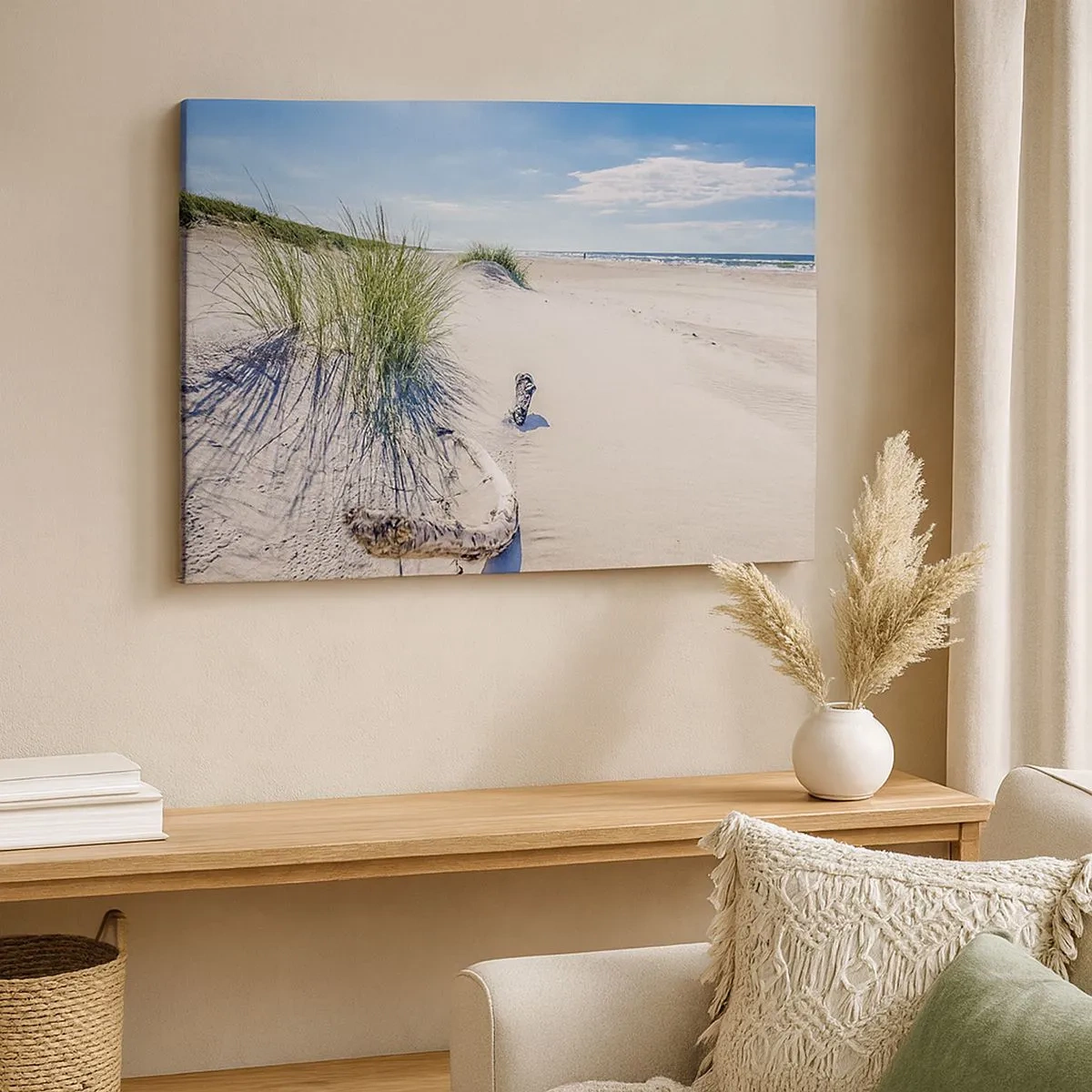Bild auf Leinwand - Leinwandbild - Ein Ostseestrand mit Sand, Gras und einem ruhigen blauen Himmel - 70x50cm - Der schönste Strand? Ostsee-Strand - Moderne Wanddekoration für Wohnzimmer und Schlafzimmer ARTTOR