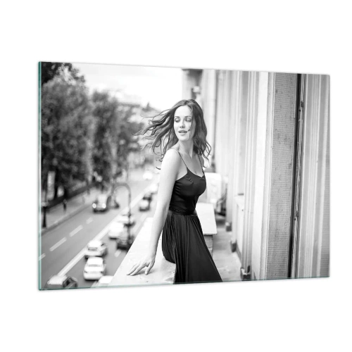 Glasbild - Bild auf glas - Eine Frau in einem schwarzen Kleid auf einem Balkon im Pariser Stil - 120x80cm - Bestimmt ein Pariser - Moderne Wanddekoration für Wohnzimmer und Schlafzimmer ARTTOR