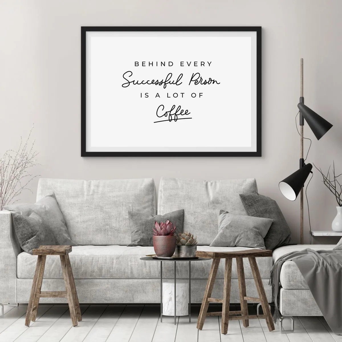 Poster in einem schwarzem Rahmen - Ein minimalistisches Zitat über Erfolg und Kaffee auf weißem Hintergrund. - 70x50cm - Erfolgsgeheimnis - Moderne Wanddekoration für Wohnzimmer und Schlafzimmer ARTTOR