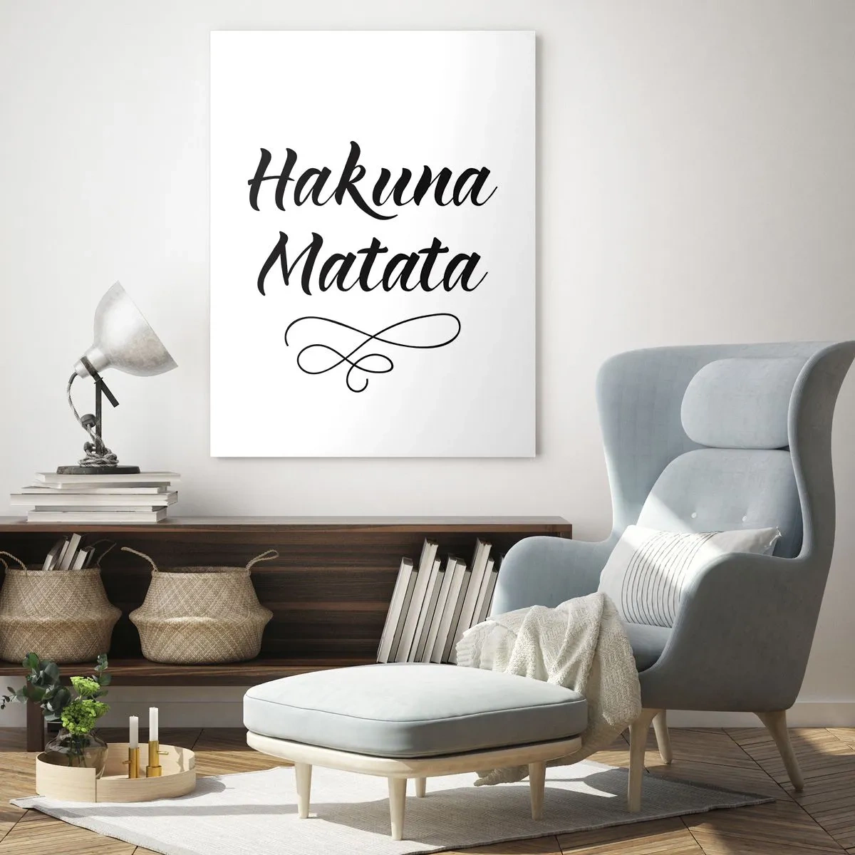 Glasbild - Bild auf glas - Hakuna Matata Schriftzug mit dekorativem Akzent auf weißem Hintergrund - 50x70cm - Bester Ratschlag - Moderne Wanddekoration für Wohnzimmer und Schlafzimmer ARTTOR