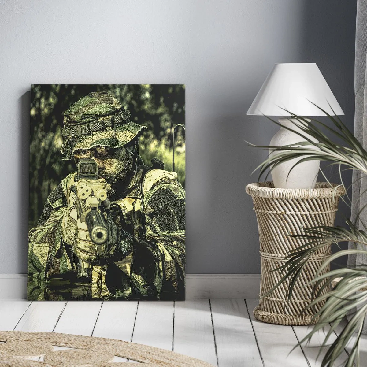 Bild auf Leinwand - Leinwandbild - Ein Soldat in Tarnkleidung zielt durch das Wasser. - 50x70cm - Das Beste vom Besten - Moderne Wanddekoration für Wohnzimmer und Schlafzimmer ARTTOR