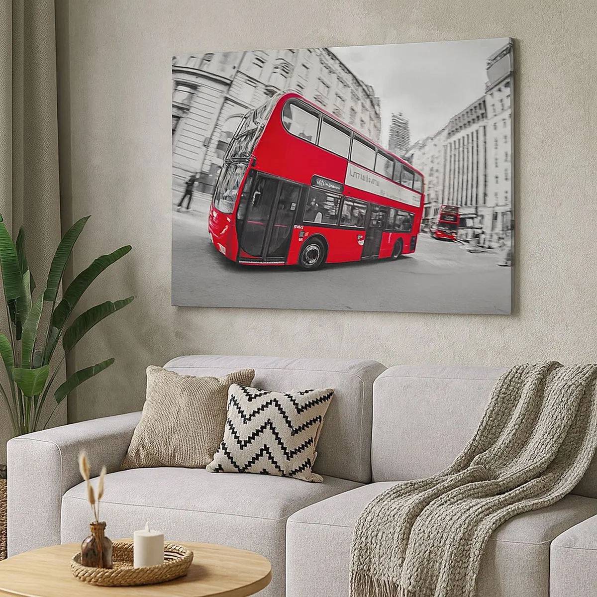 Bild auf Leinwand - Leinwandbild - Ein roter Londoner Bus vor einer schwarz-weißen Straße - 70x50cm - London traditionell - mit dem Bus - Moderne Wanddekoration für Wohnzimmer und Schlafzimmer ARTTOR