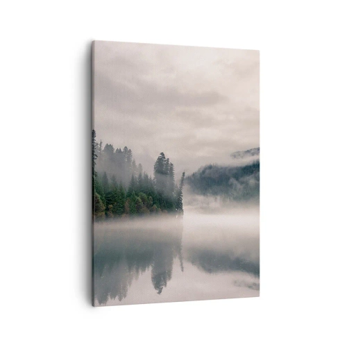 Bild auf Leinwand - Leinwandbild - Ein nebliger Wald spiegelt sich in einem ruhigen See - 50x70cm - In Reflexion, im Nebel - Moderne Wanddekoration für Wohnzimmer und Schlafzimmer ARTTOR