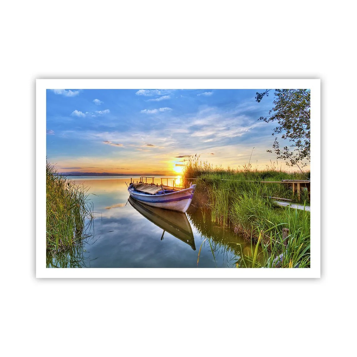 Poster - Ein Boot in einer ruhigen Bucht bei Sonnenuntergang - 100x70cm - Bucht erfüllter Träume - Moderne Wanddekoration für Wohnzimmer und Schlafzimmer ARTTOR