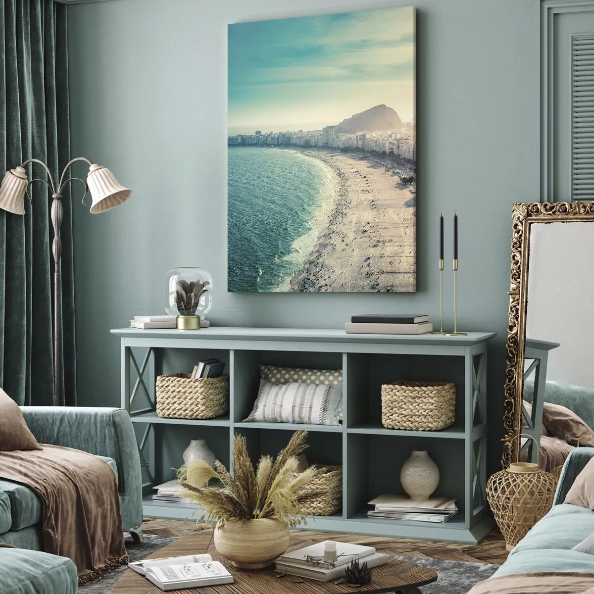 Bild auf Leinwand - Leinwandbild - Panorama des Copacabana-Strandes mit Bergen im Hintergrund in Rio de Janeiro - 50x70cm - Ewiger Urlaub in Rio - Moderne Wanddekoration für Wohnzimmer und Schlafzimmer ARTTOR
